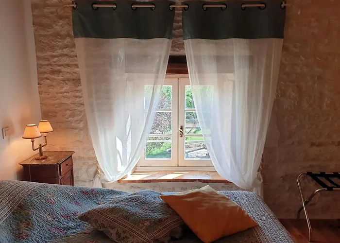 Les Ecuries 3* Frontenay-Rohan-Rohan